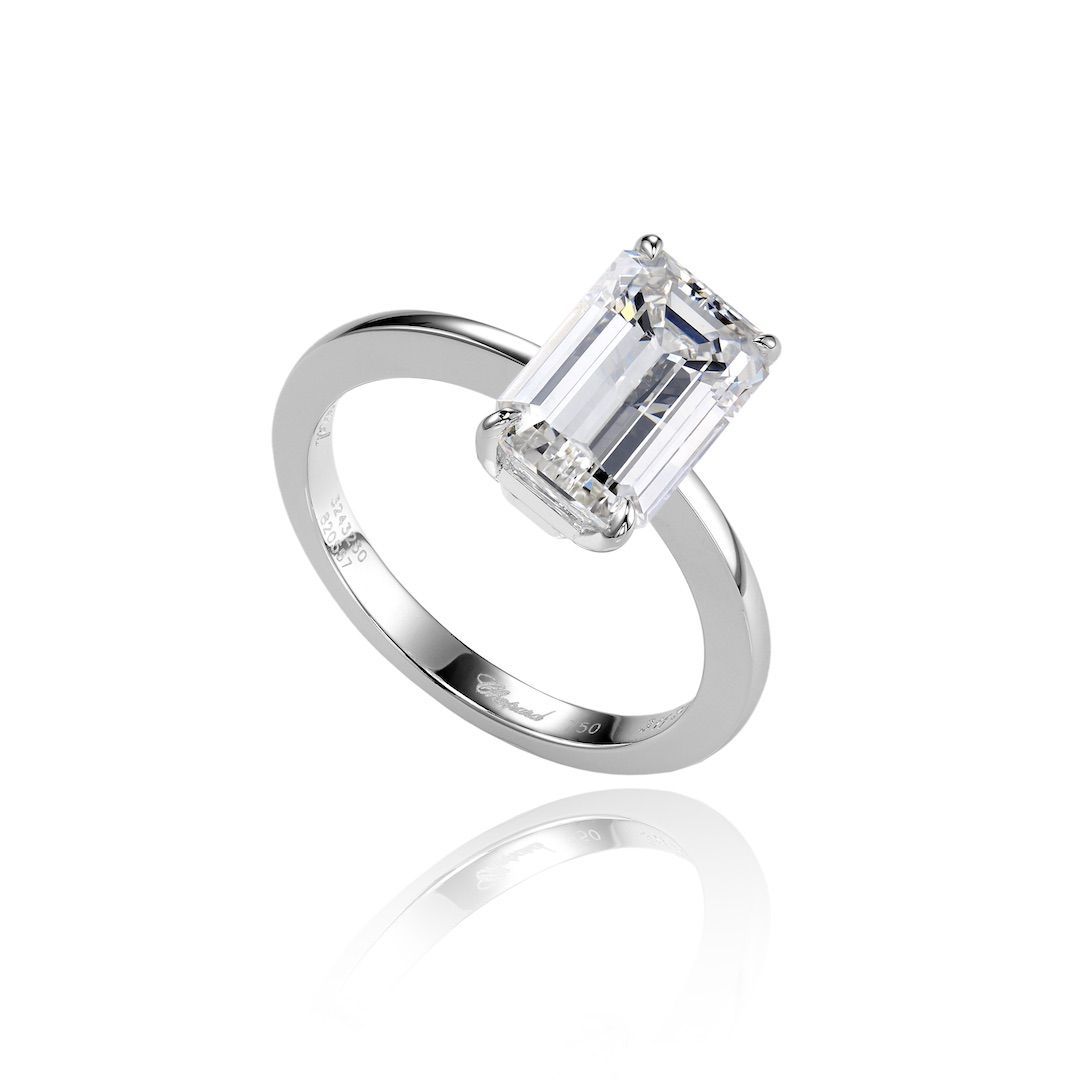 Anel, Platina, Joalharia, Anel de noivado, Acessório de moda, Metal, Anel de pré-noivado, Joia para o corpo, Aliança, Suprimento para cerimônia de casamento,
