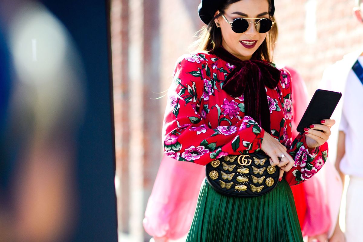Kleidung, Pink, Brillen, Straßenmode, Mode, Magenta, Schönheit, Sonnenbrille, Lippe, Cool,