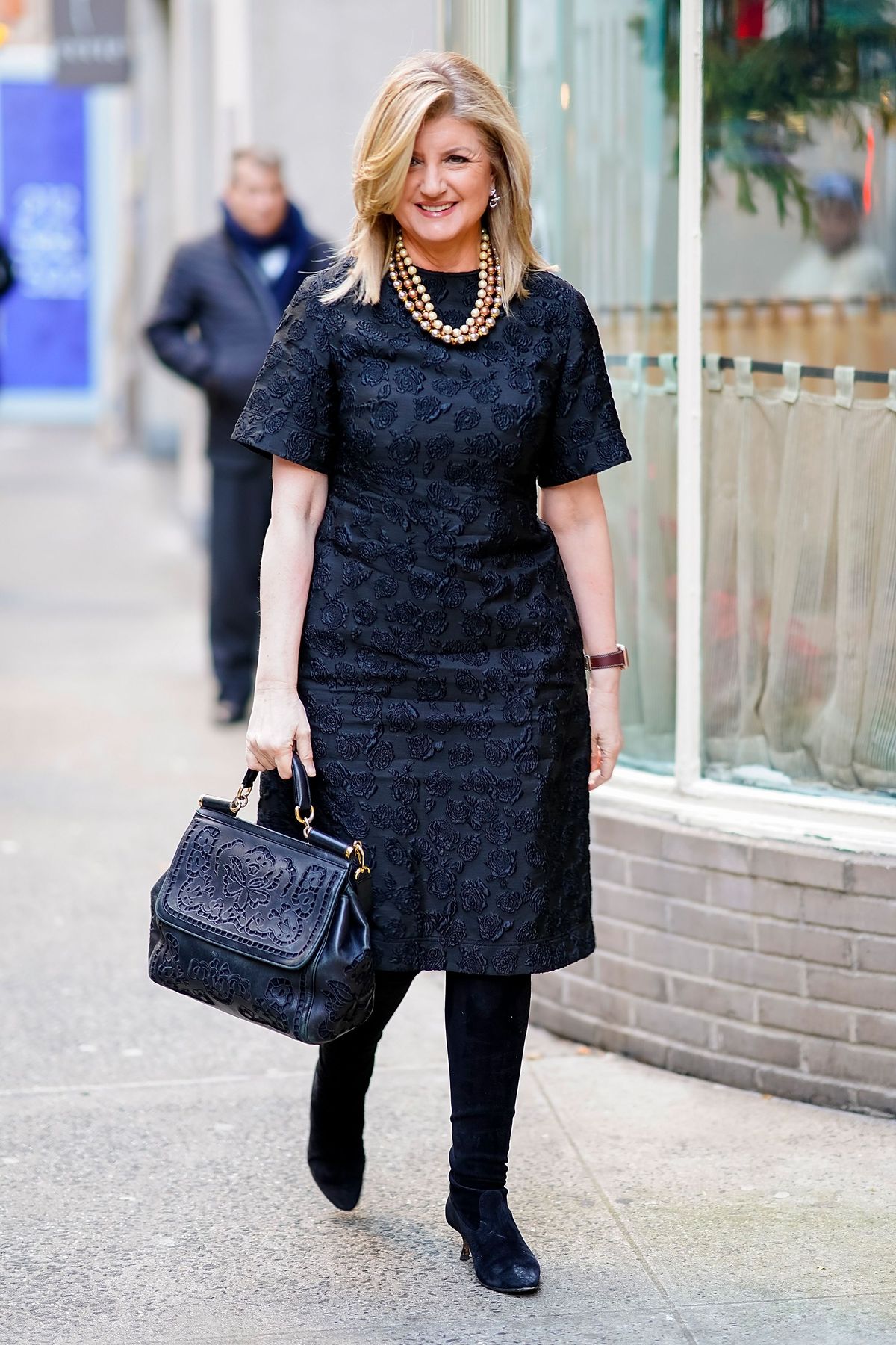 Oblačila, Ulična moda, Črna, Kobaltno modra, Obleka, Modra, Majhna črna obleka, Moda, Hlačne nogavice, Električno modra,
