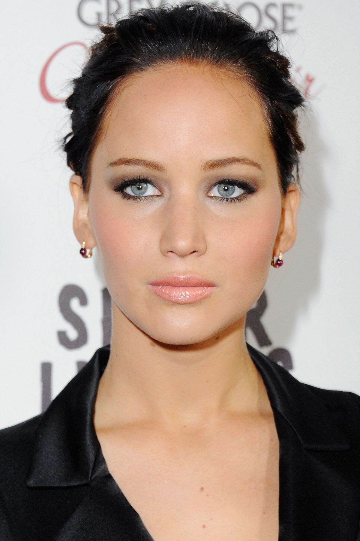 BEVERLY HILLS, CA - 19 LISTOPADA: Aktorka Jennifer Lawrence przybywa na premierę w Los Angeles