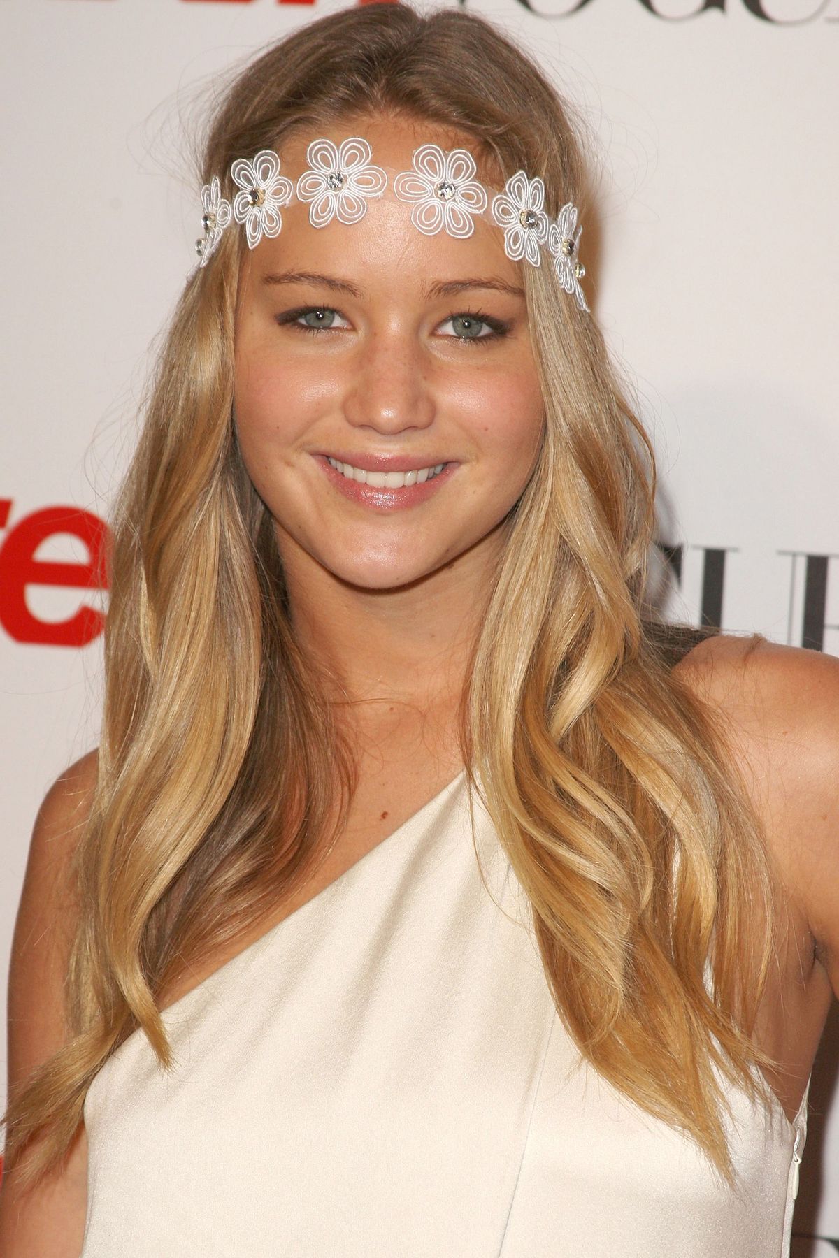Jennifer Lawrence przyjeżdża na szóstą doroczną imprezę Teen Vogue Young Hollywood 18 września 2008 r. W Los Angeles w Kalifornii. (Zdjęcie: Jason Merritt / FilmMagic)