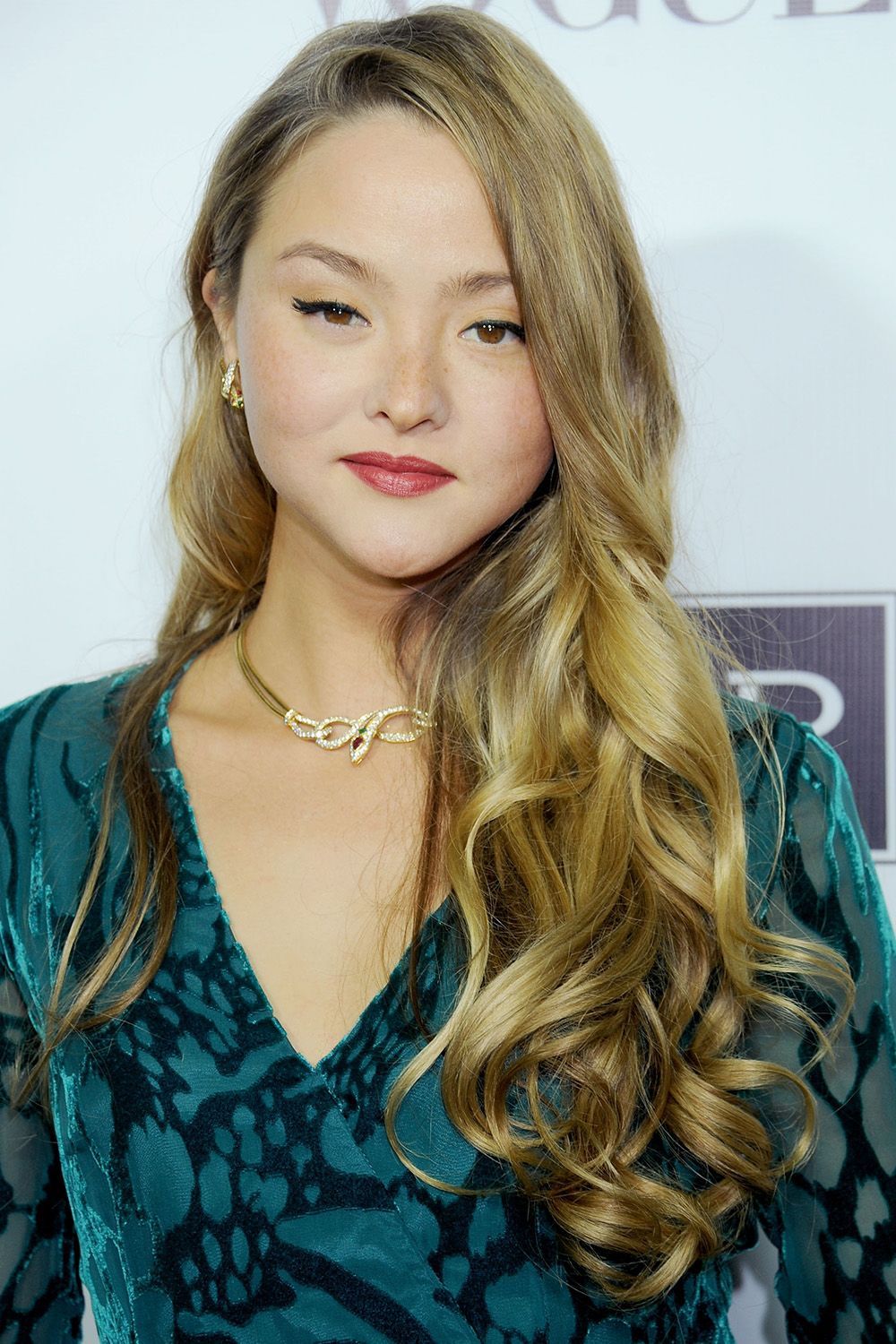 BEVERLY HILLS, CA - 24 października: Aktorka Devon Aoki przybywa na galę Fundacji Dream For Future Africa w Spago w dniu 24 października 2013 r. W Beverly Hills w Kalifornii. (Zdjęcie: Gregg DeGuire / WireImage)