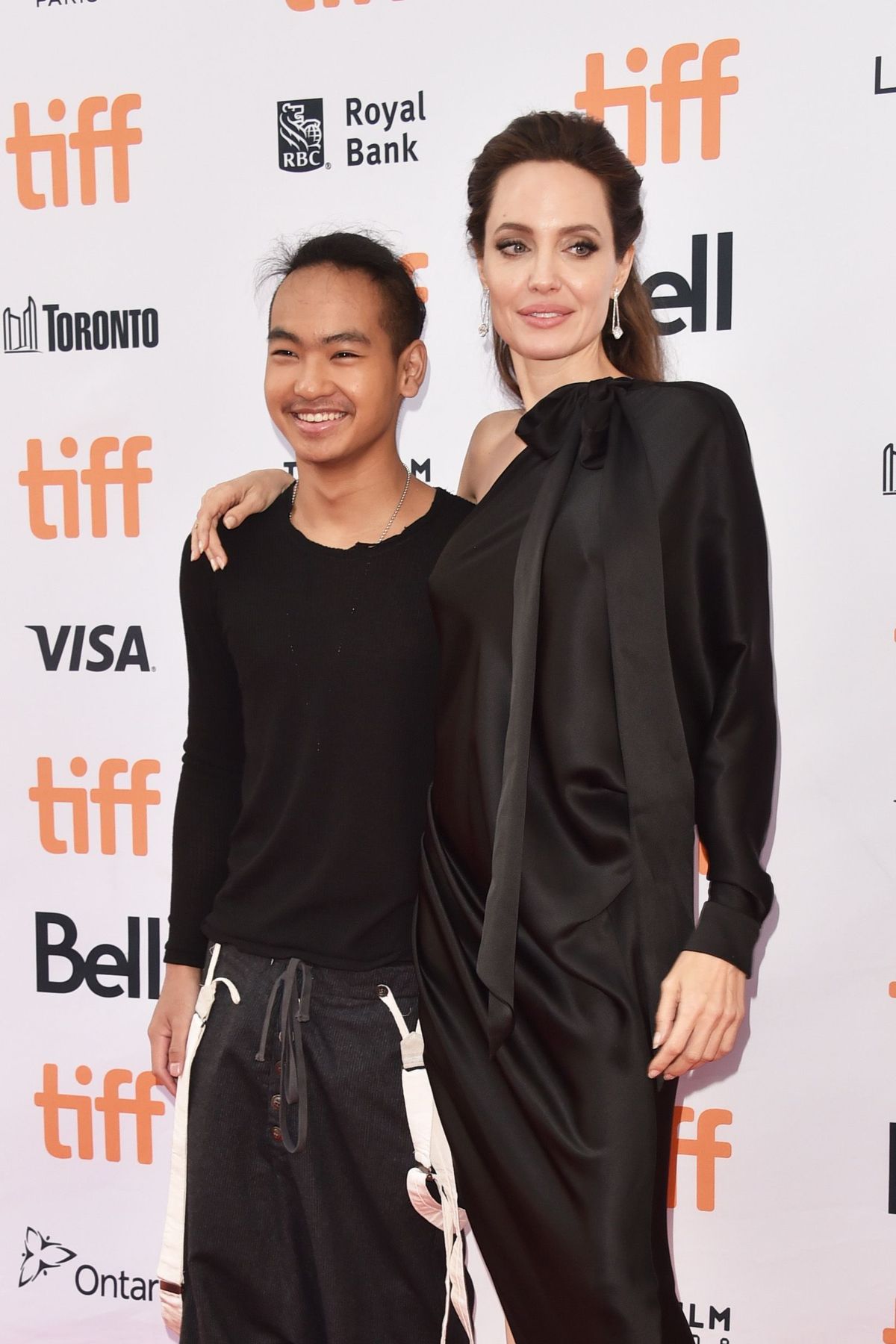 Maddox Jolie-Pitt parla della sua relazione con papà Brad Pitt in un nuovo video