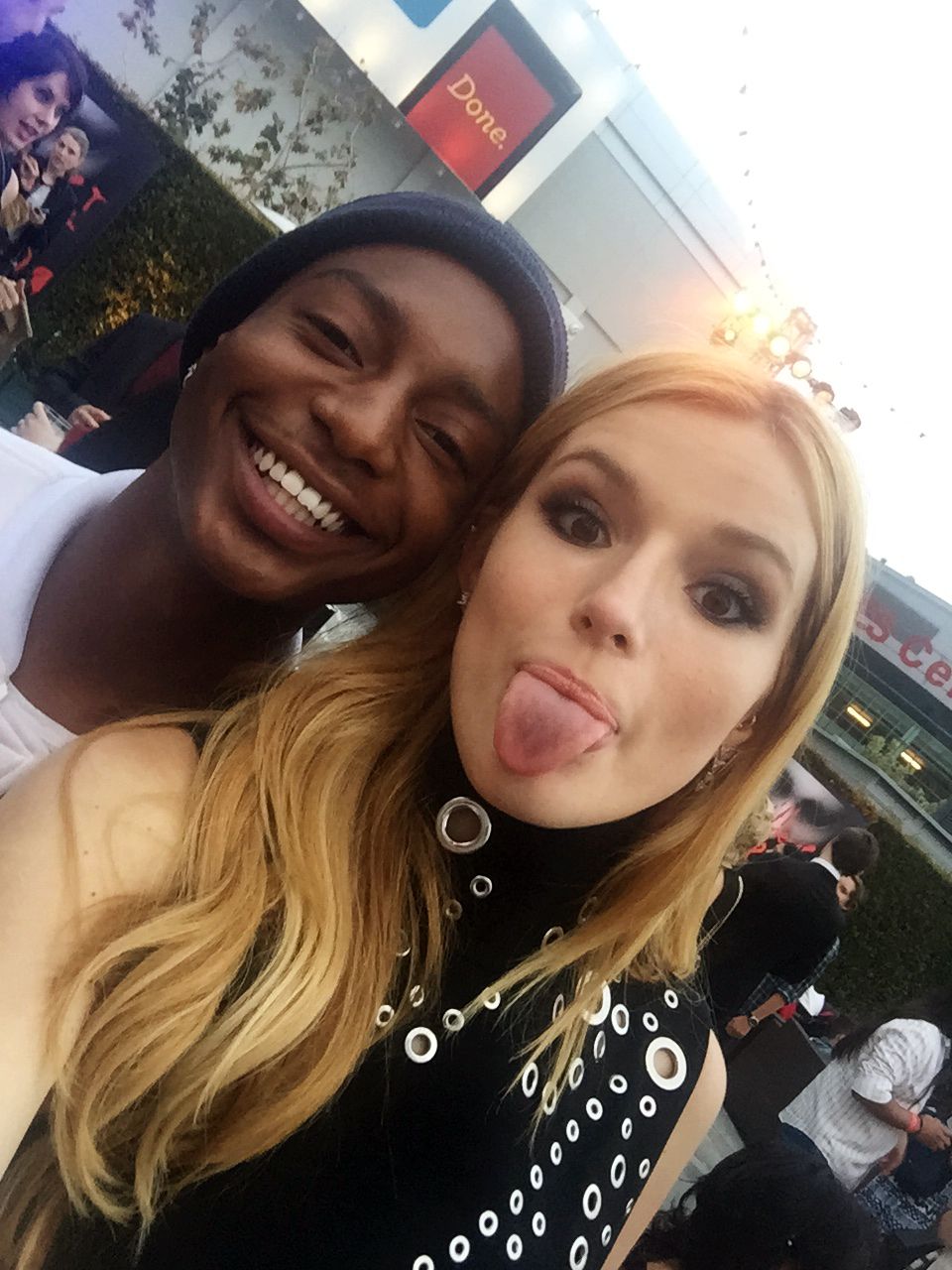 Bella Thorne Diary - bädda in 4