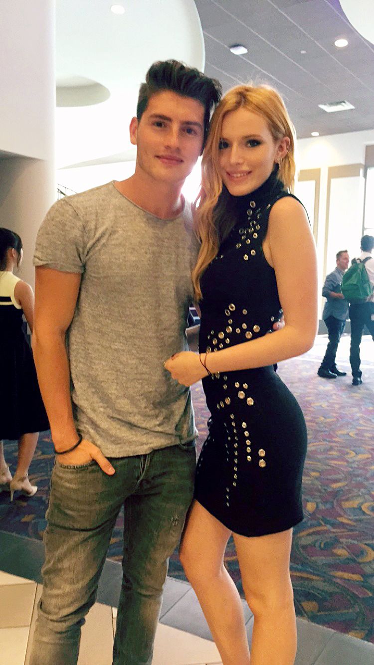 Bella Thorne Diary - bädda in 3