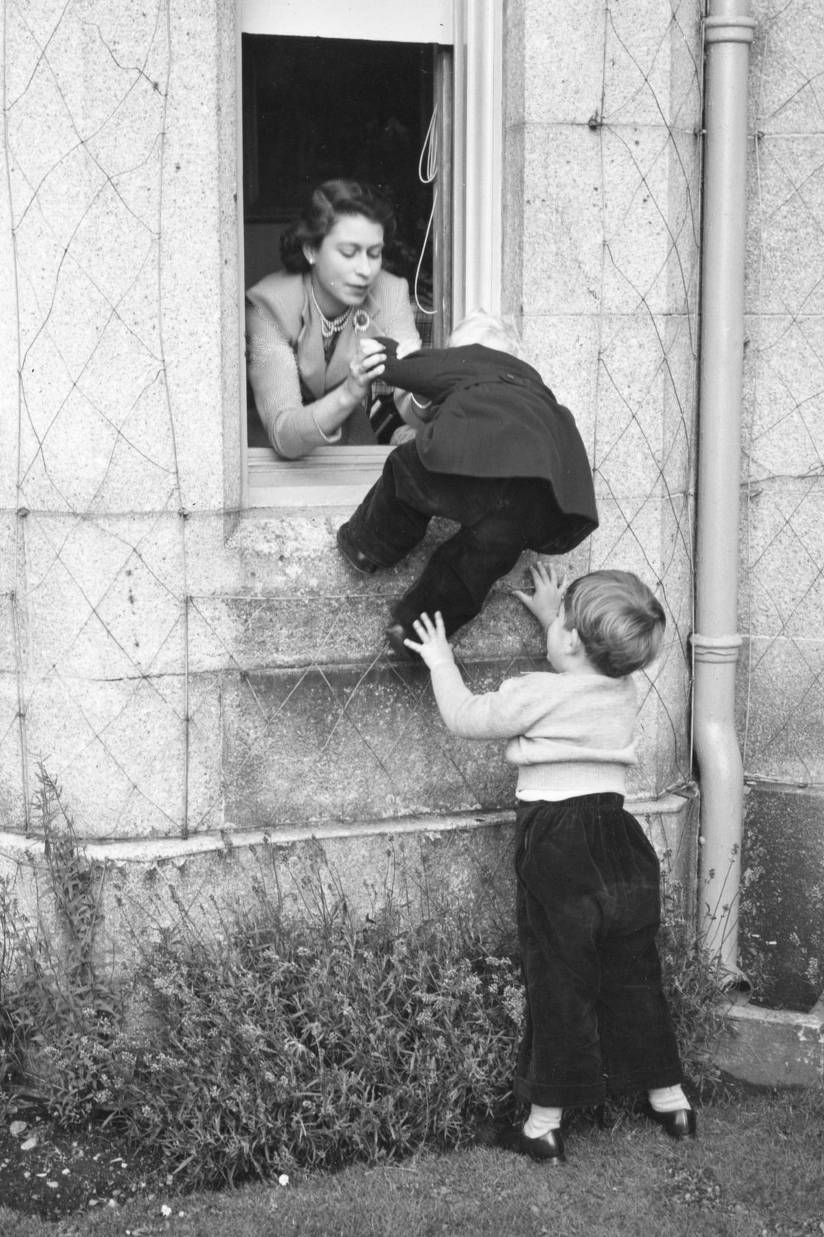 Fotografija, Ljudi, Snimka, Crno-bijelo, Dijete, Stojeći, Fotografija, Jednobojno, Sjedenje, Jednobojna fotografija,