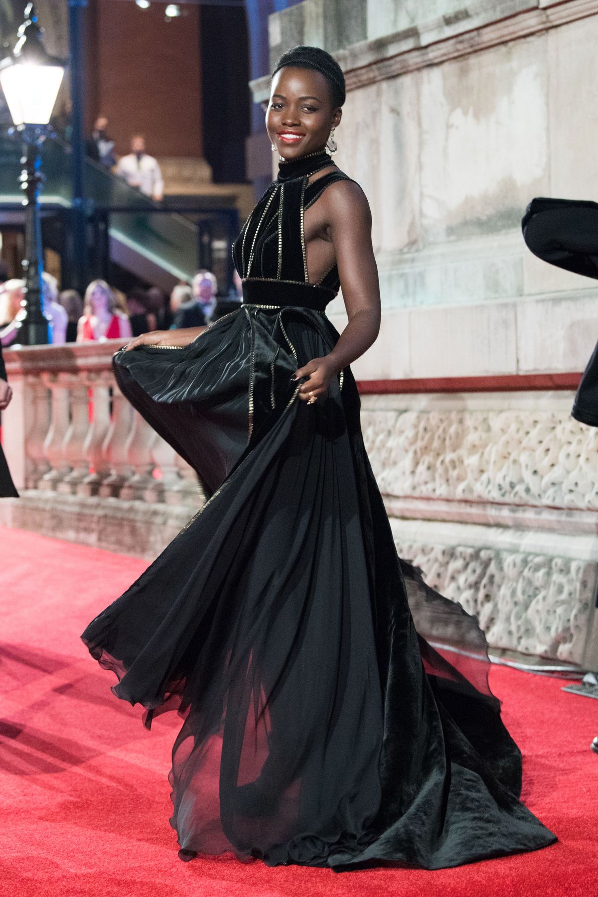 Czerwony dywan, dywan, odzież, suknia, sukienka, podłoga, moda, haute couture, premiera, wydarzenie,