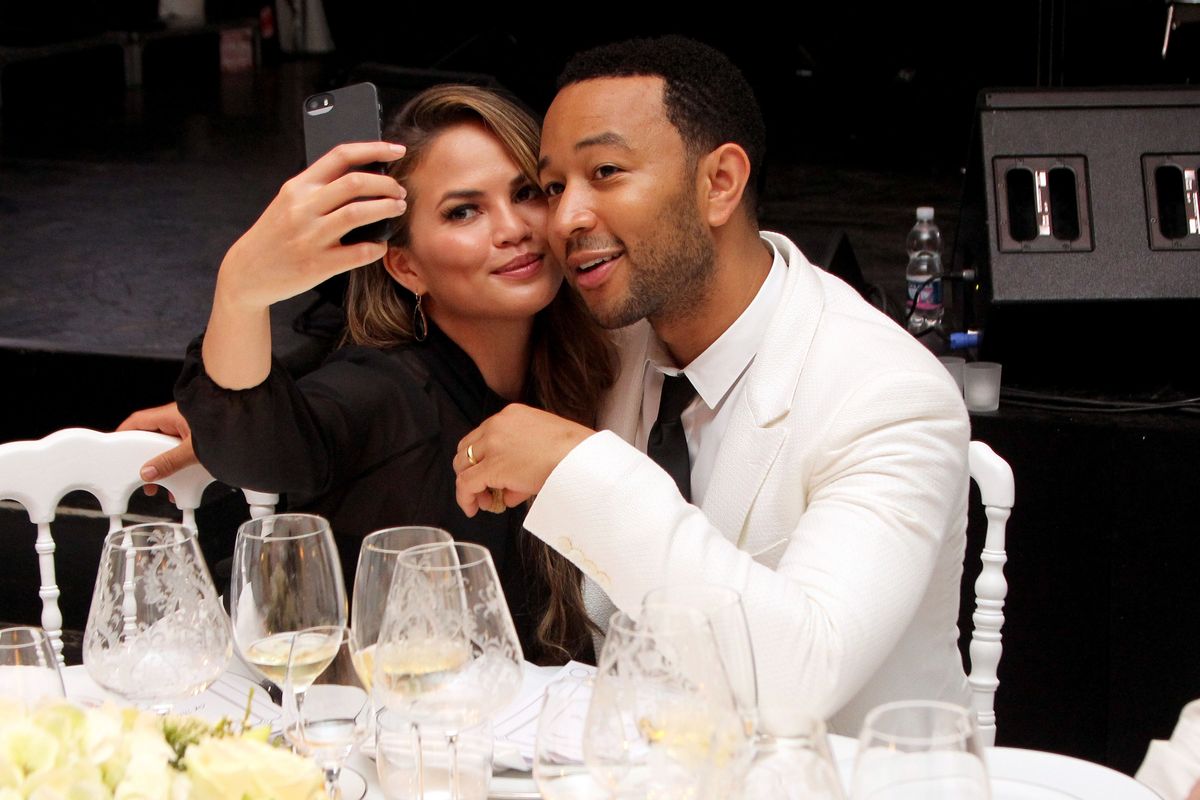 A una cena ospitata da Andrea e Veronica Bocelli, celebrando la Celebrity Fight Night nel 2014.
