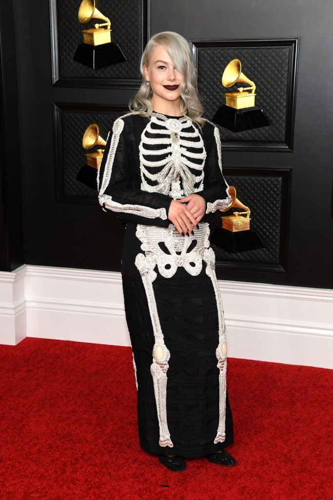 los angeles, kalifornia 14 marca phoebe bridgers bierze udział w 63. dorocznej ceremonii rozdania nagród Grammy w centrum kongresowym w los angeles 14 marca 2021 r. w los angeles w kalifornii fot. kevin mazurgetty zdjęcia dla akademii nagrywania