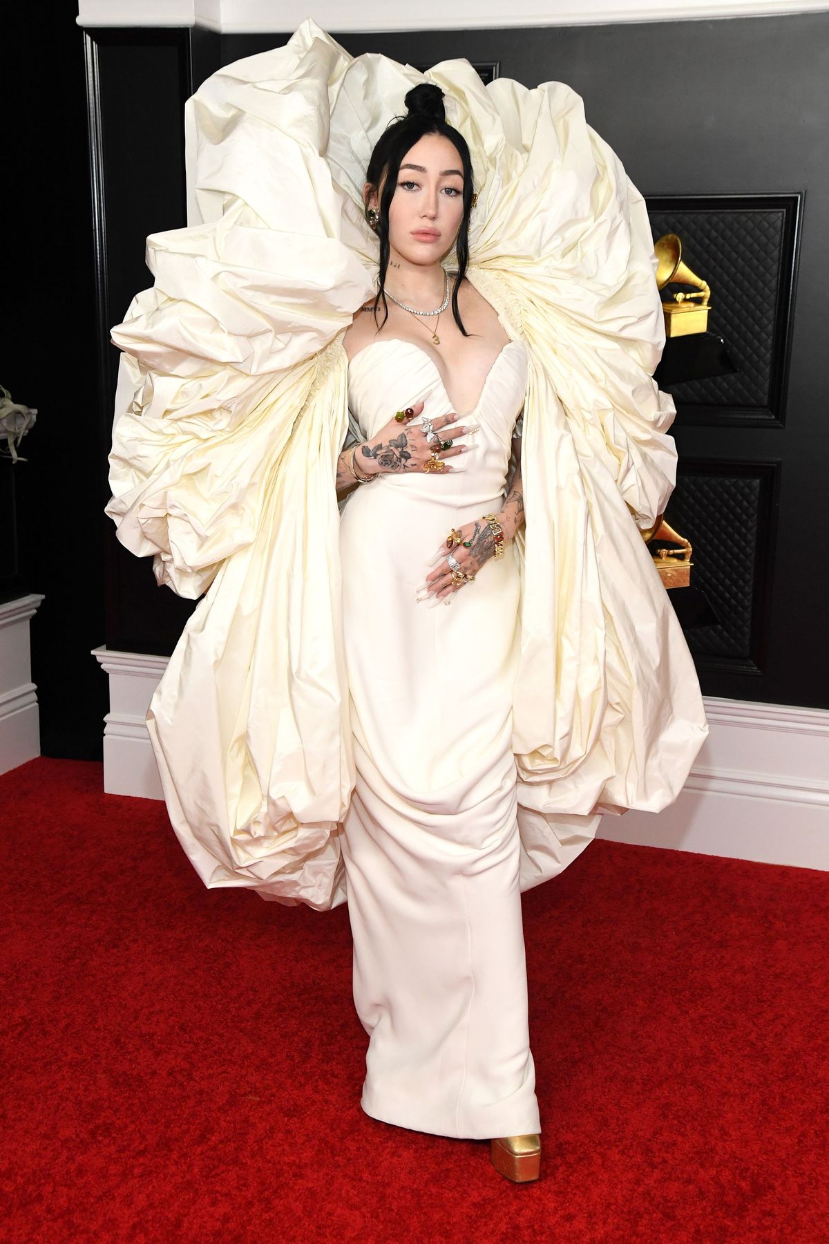 los angeles, kalifornia 14 marca noah cyrus bierze udział w 63. dorocznej ceremonii rozdania nagród Grammy w centrum kongresowym w los angeles 14 marca 2021 r. w los angeles w kalifornii fot. kevin mazurgetty zdjęcia dla akademii nagrywania