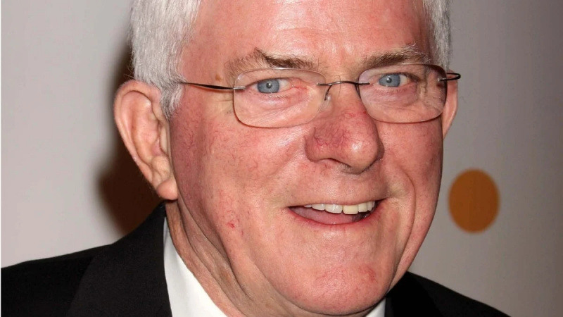 Phil Donahue, icônico apresentador de talk show, morre aos 88 anos