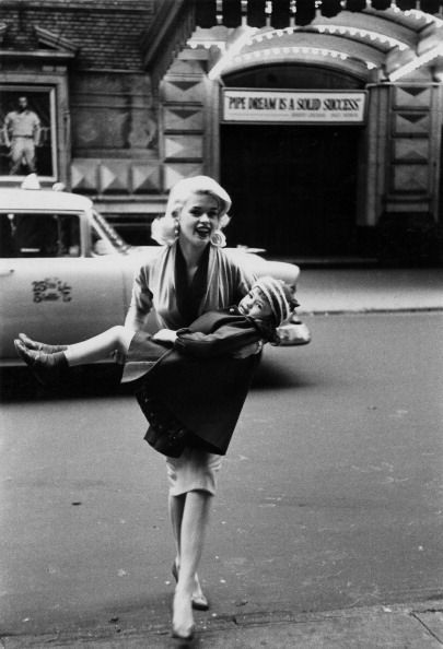 Jayne Mansfield i kći na Manhattanu