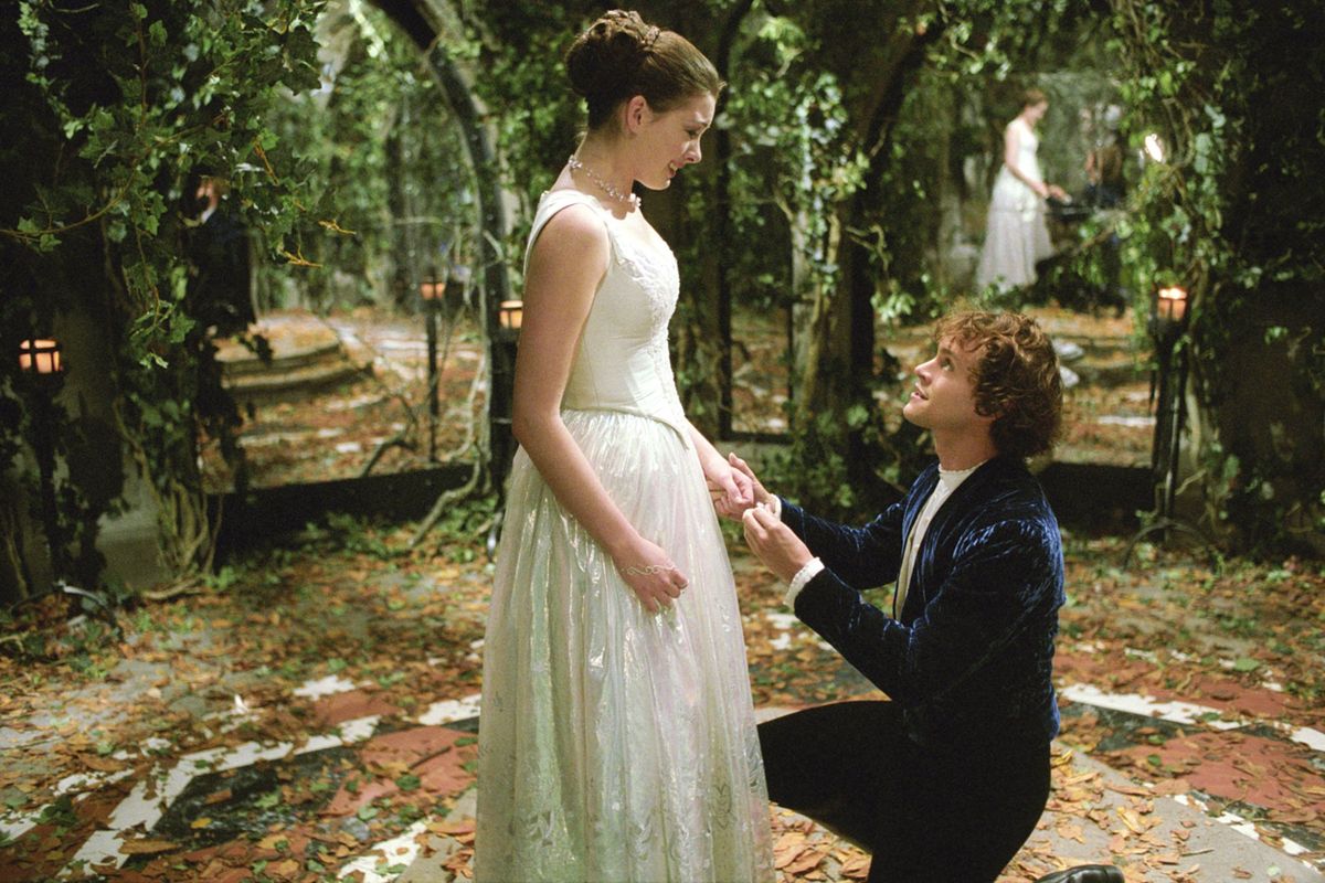 ELLA ENCHANTED, Anne Hathaway, Hugh Dancy, 2004, Miramax / dzięki uprzejmości Everett Collection