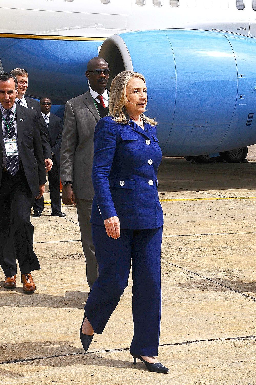 Il Segretario di Stato americano Hillary Clinton arriva a Entebbe