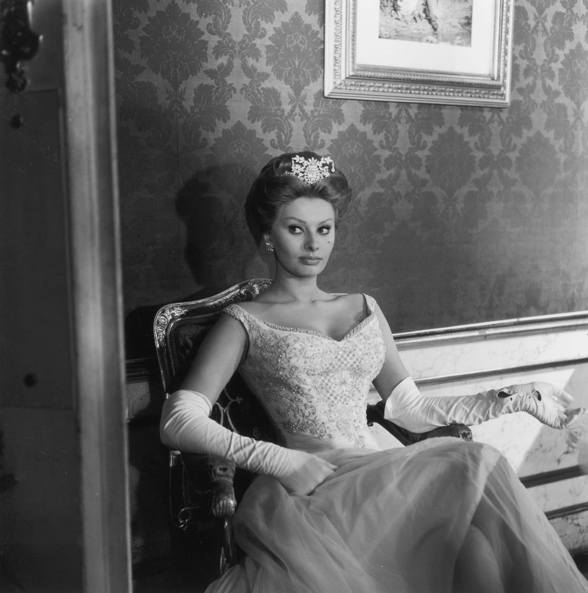 Fotografija, bijela, haljina, haljina, pokrivač za glavu, ljepota, crno-bijela, vjenčanica, frizura, jednobojna fotografija,