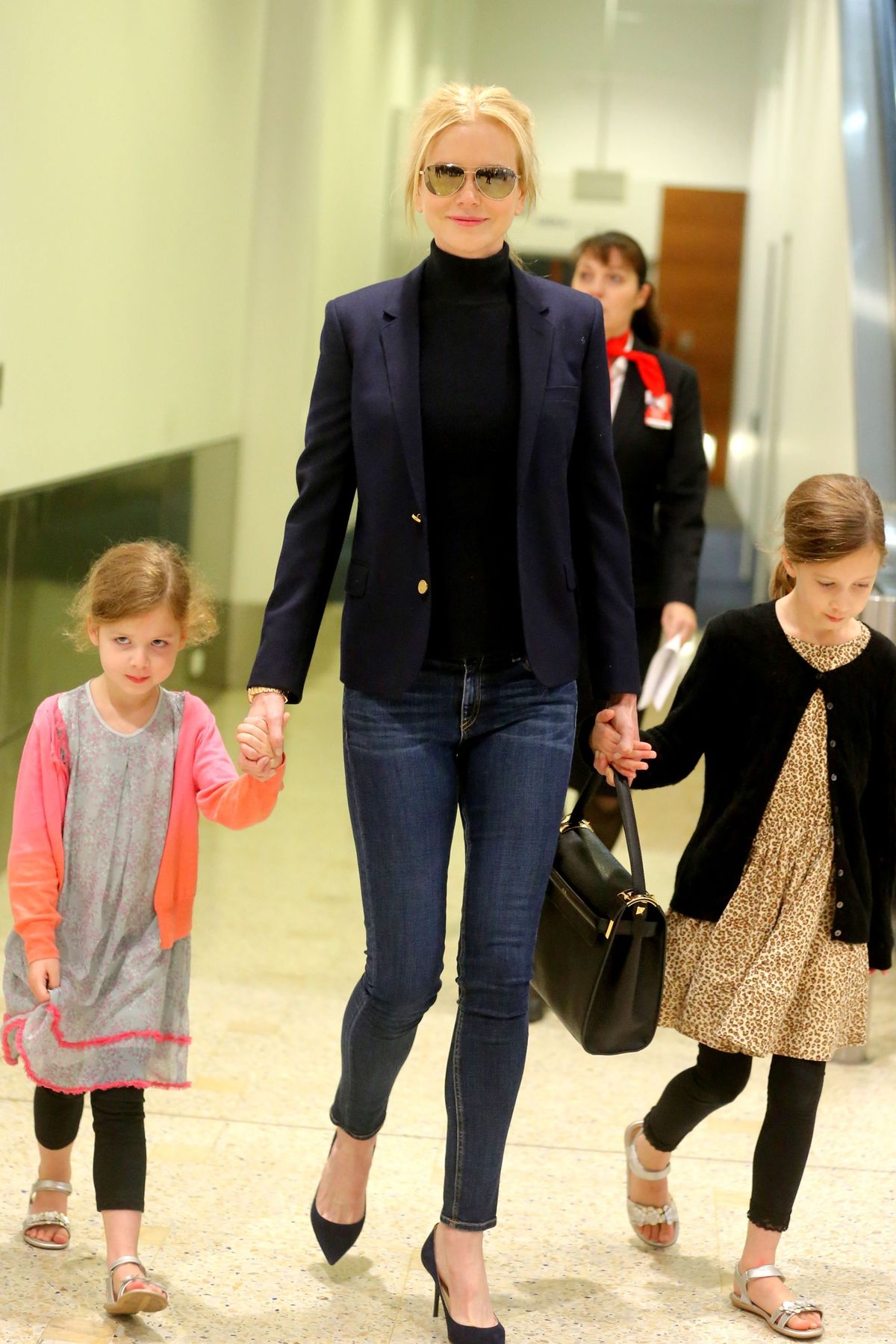 Odzież, moda, migawka, odzież wierzchnia, marynarka, obuwie, moda uliczna, blond, dżinsy, buty,
