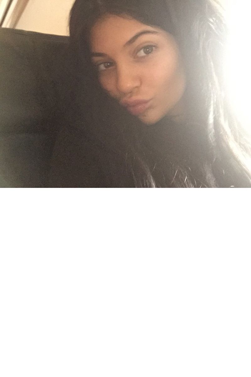 hbz-kylie-jenner-no-makeup-selfie