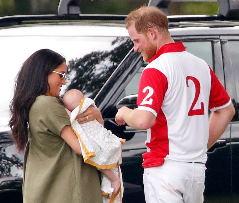 Książę Cambridge i książę Sussex biorą udział w charytatywnym dniu polo King Power Royal