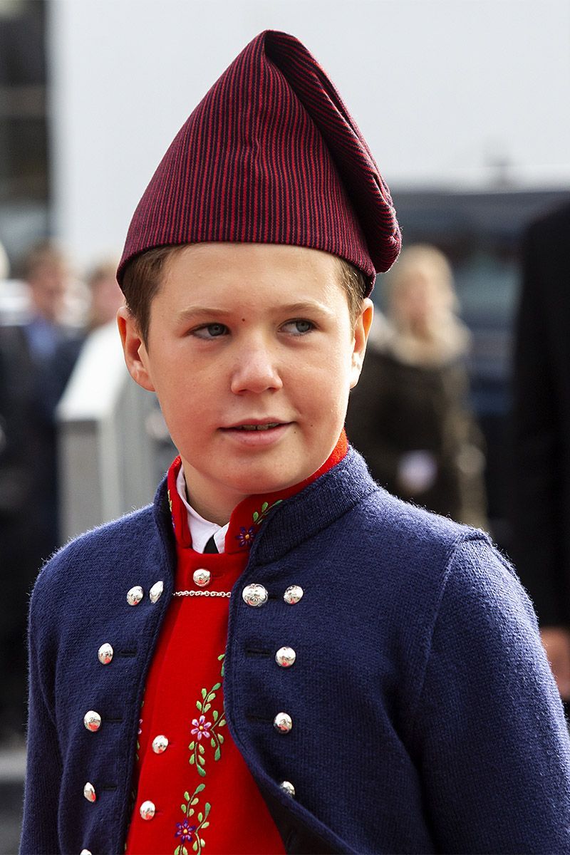 Mundur, Moda, Moda uliczna, Tradycja, Nakrycia głowy, Czapka, Czapka,