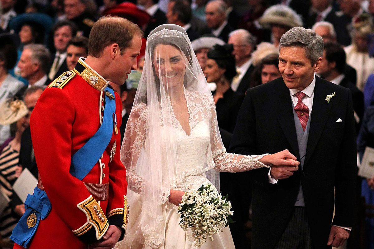 Wydarzenie, Ceremonia, Małżeństwo, Suknia ślubna, Tradycja, Ślub, Sukienka, Odzież ślubna, Panna Młoda, Monarchia,