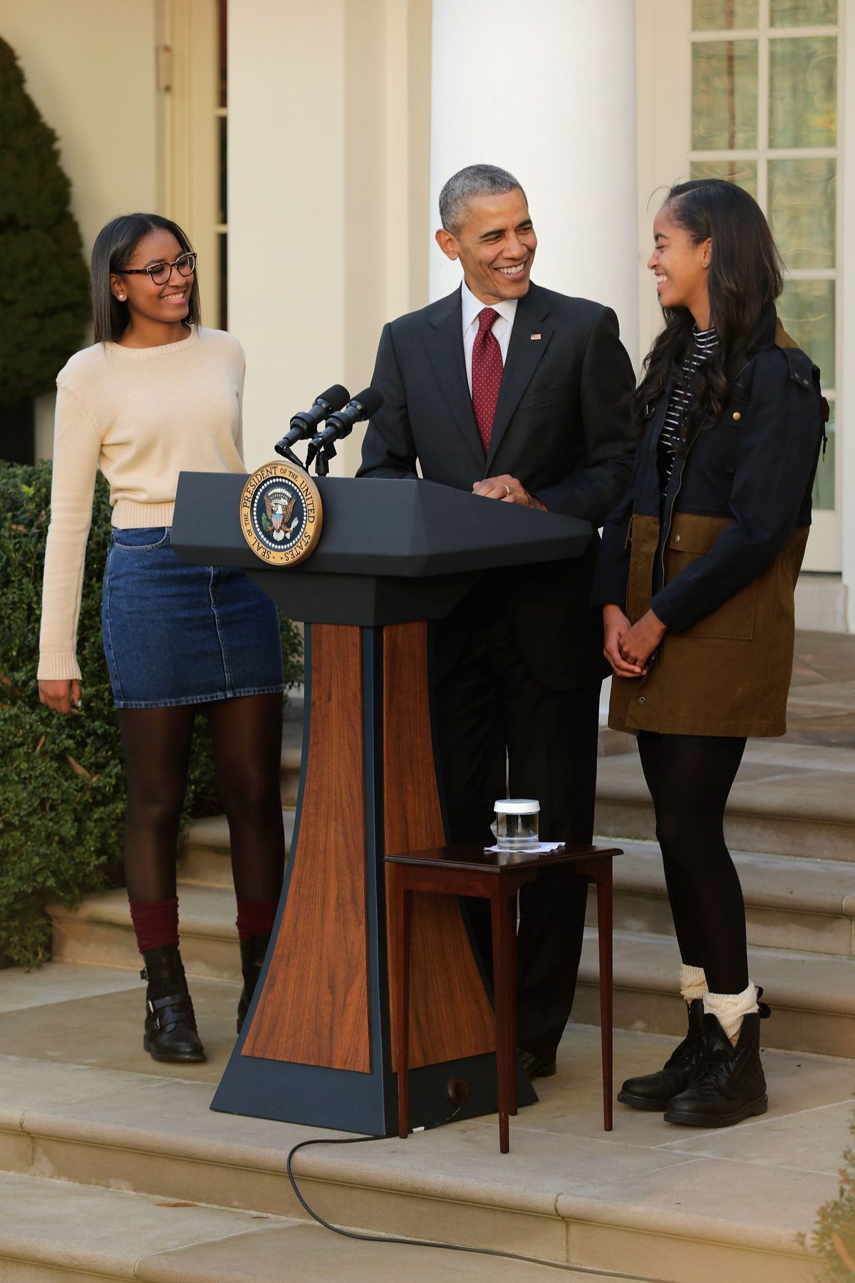 hbz-sasha-malia-obama-zahvalnica