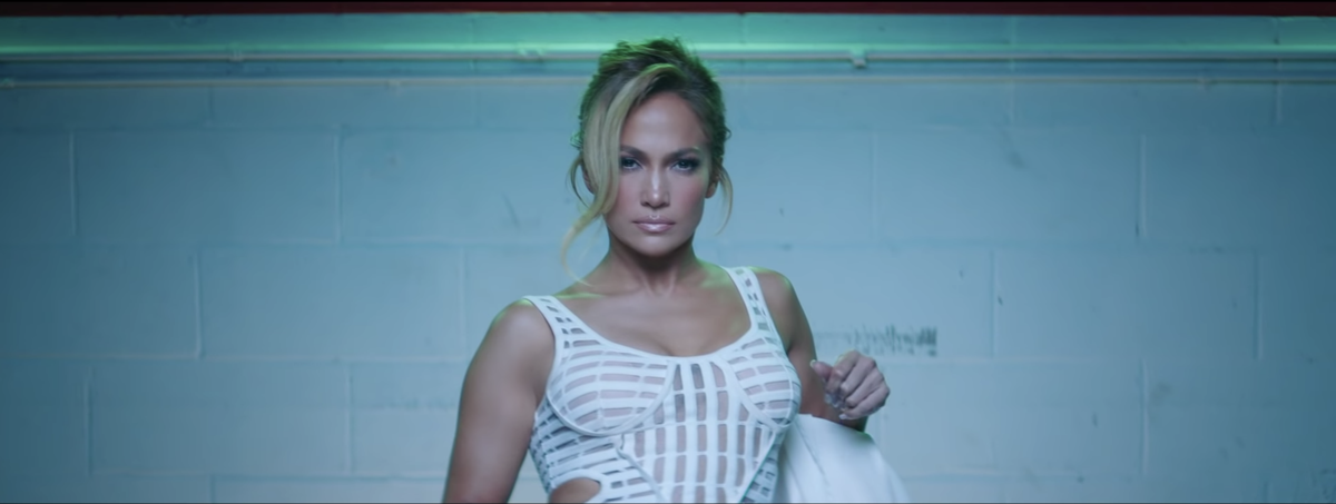 لقطات فيديو j lo و maluma music video