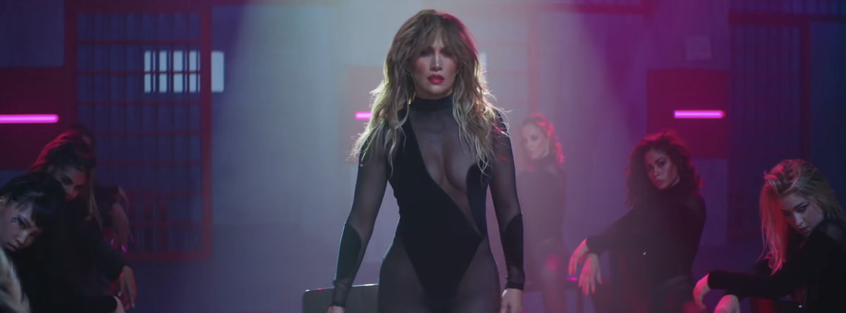 لقطات فيديو j lo و maluma music video
