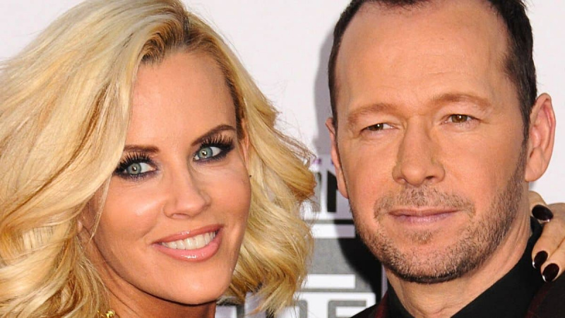 Jenny McCarthy genera preocupación entre los fanáticos al ser vista sin su anillo de bodas