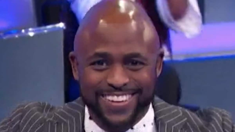   zawrzyjmy umowę, zdjęcie twarzy gospodarza Wayne’a Brady’ego z odcinka CBS