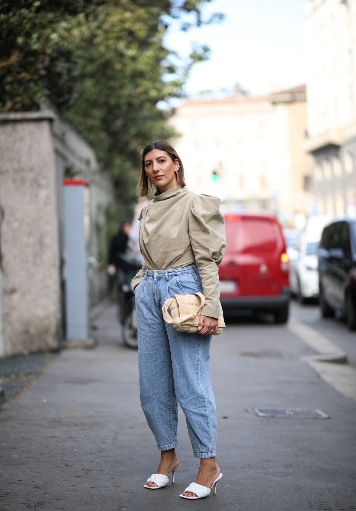 Carrot-leg jeans trend lente 2020