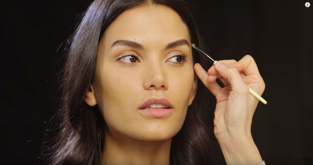#BeautySchool: Два начина да попълните веждите си