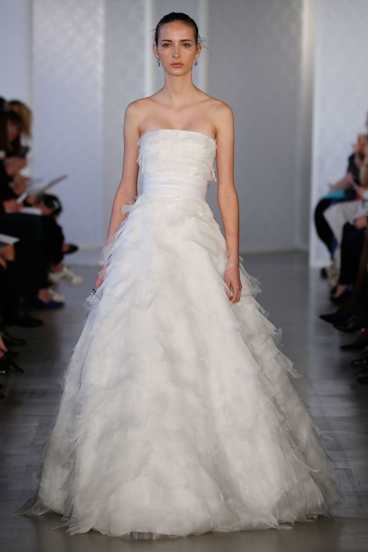 Schulter, Brautkleidung, Joint, Weiß, Kleid, Hochzeitskleid, Abendgarderobe, Kleid, Stil, Model,