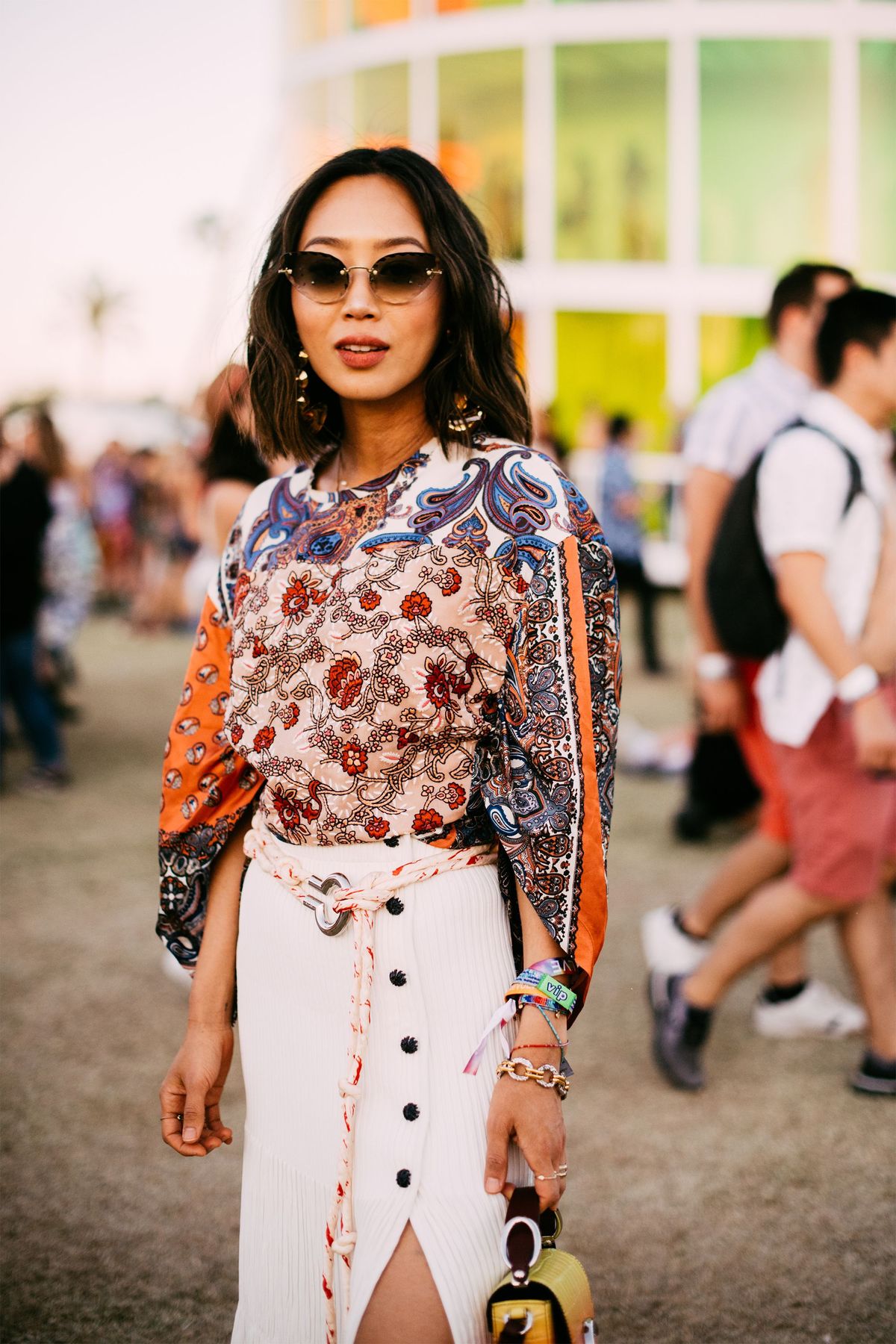 Ulična moda, Bijela, Moda, Odjeća, Naočale, Modni model, Žuta, Rame, Ljepota, Modna revija,