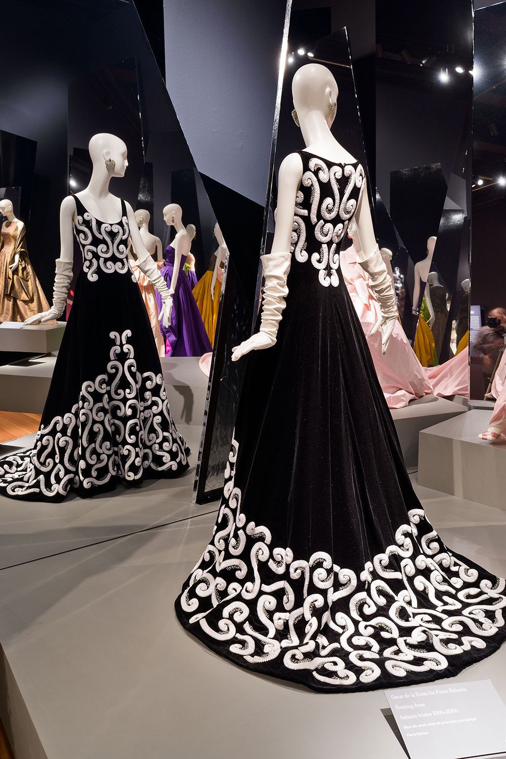 Sukienka, moda, odzież, modelka, suknia, projektowanie mody, haute couture, projektowanie kostiumów, moda wiktoriańska, stroje wizytowe,