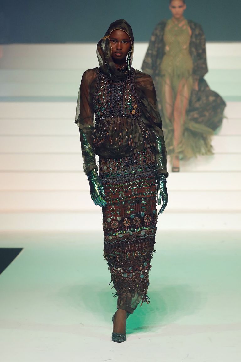 Moda, Sfilata di moda, Passerella, Design della moda, Umano, Capispalla, Modello di moda,