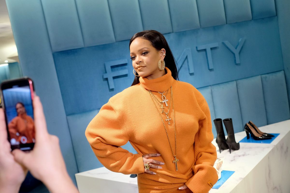 Pranešama, kad Rihanna ir LVMH „pristabdo“ „Fenty“ mados namus