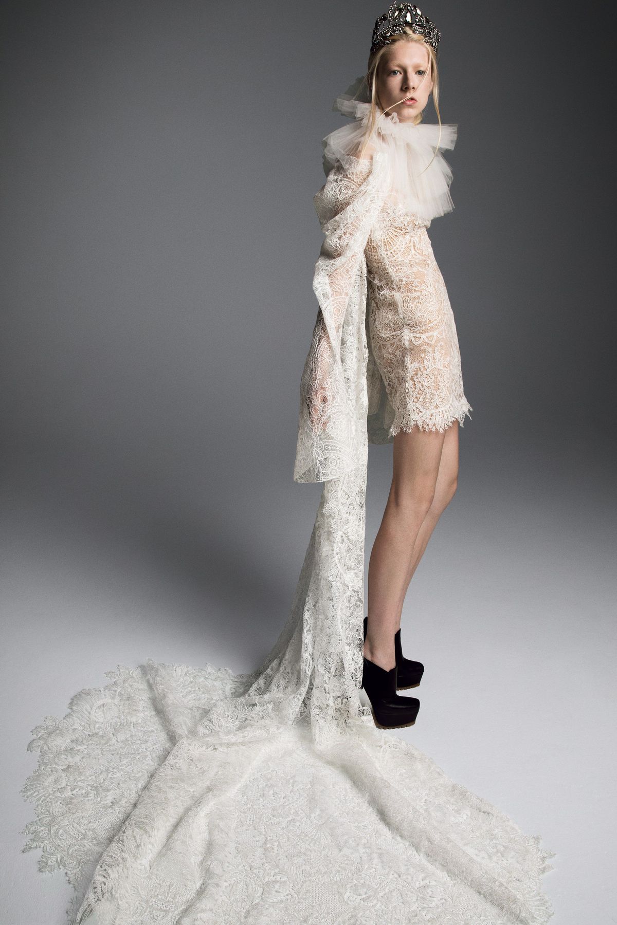 Modelka, Odzież, Sukienka, Suknia ślubna, Biała, Suknia, Moda, Ramię, Haute couture, Odzież ślubna,