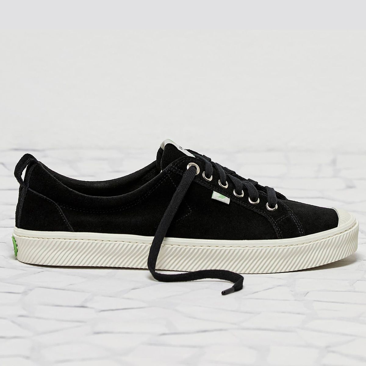 Cariuma-Turnschuhe