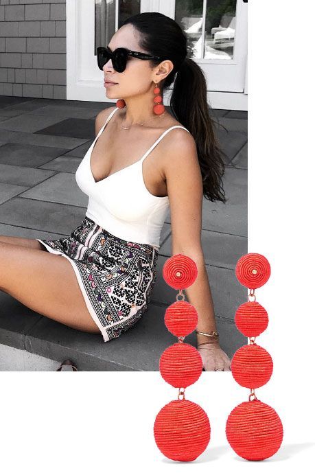 Odjeća, Crvena, Naočale, Haljina, Rame, Moda, Sunčane naočale, Noga, Foto snimanje, Obuća,
