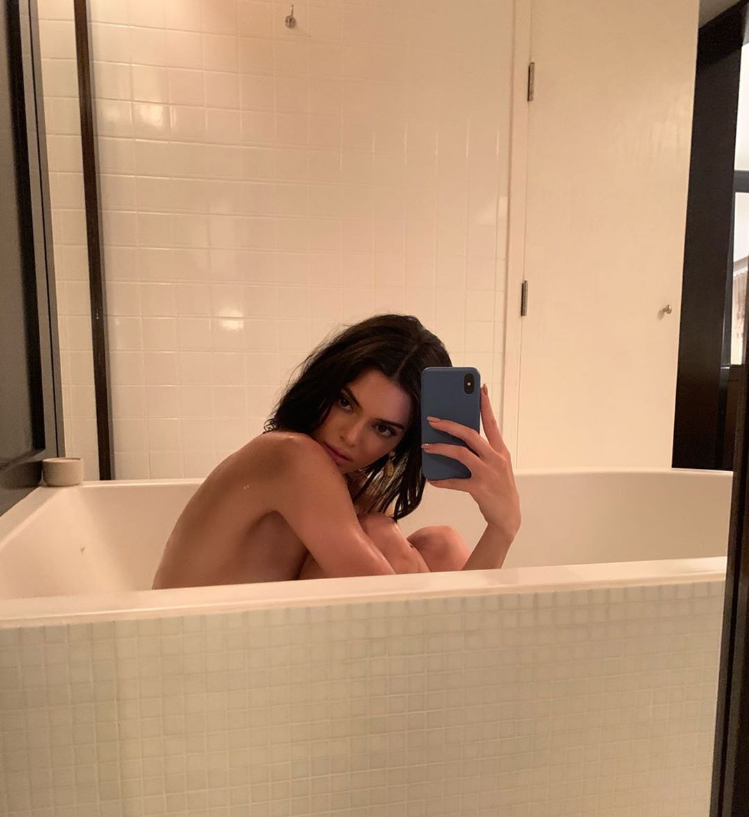 Das Geheimnis eines Supermodel-Selfies ist etwas, das Sie kaufen können