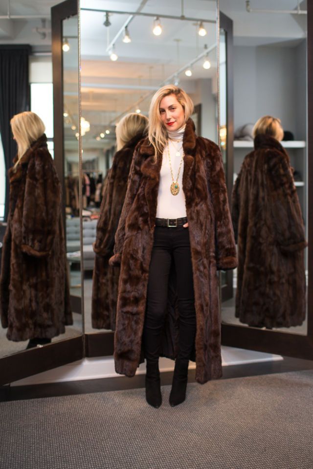 Rukav, Tekstil, Krznena odjeća, Kaput, Gornja odjeća, Jakna, Zima, Stil, Čizma, Ulična moda,