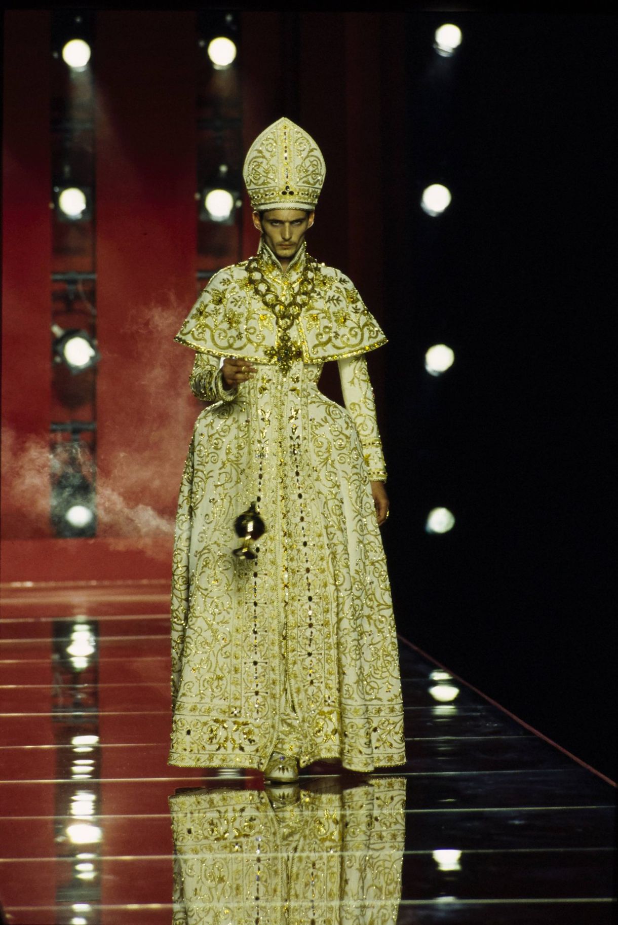 Christian Dior Fall 2000 Couture ...