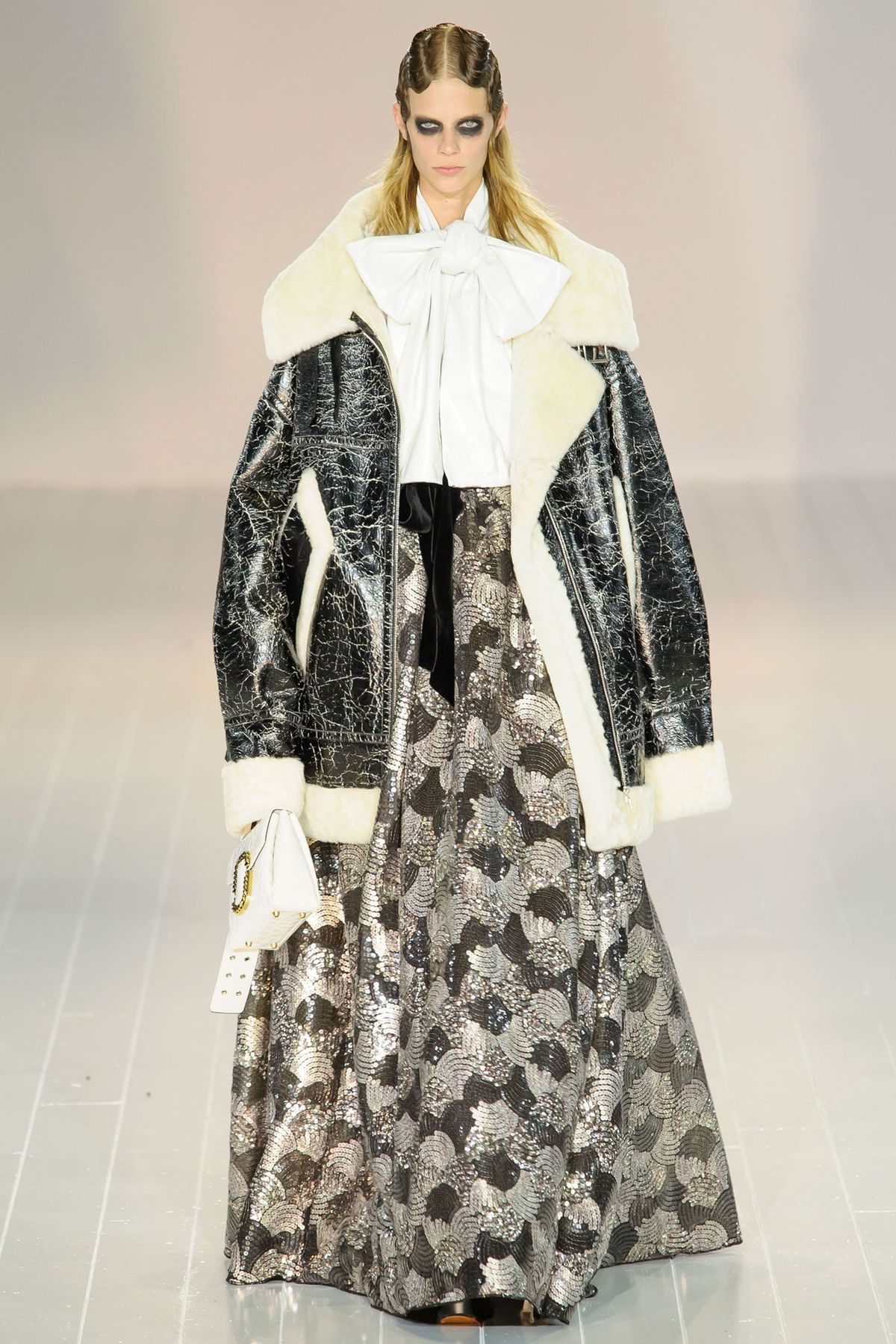 Beklædning, ærme, menneskekropp, tekstil, overtøj, modeshow, stil, gademode, mode, mønster,