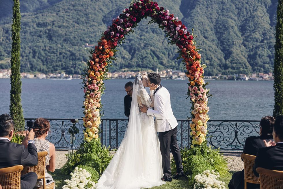 Fotografija, ceremonija, mladenka, luk, vjenčanje, aranžiranje cvijeća, događaj, tradicija, arhitektura, cvjetni dizajn,