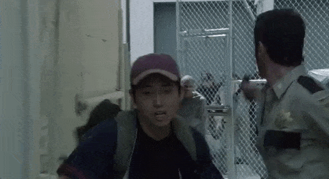 GIF The Walking Dead: Rick i Glenn biegają