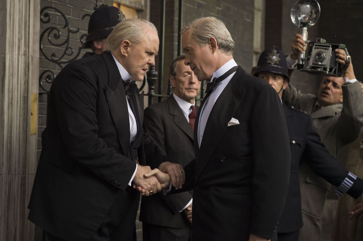 John Lithgow jako Winston Churchill w The Crown