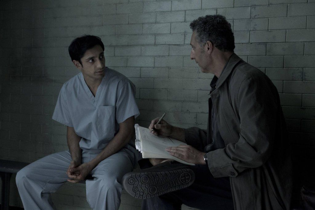 Riz Ahmed i John Turturro u The Night Of