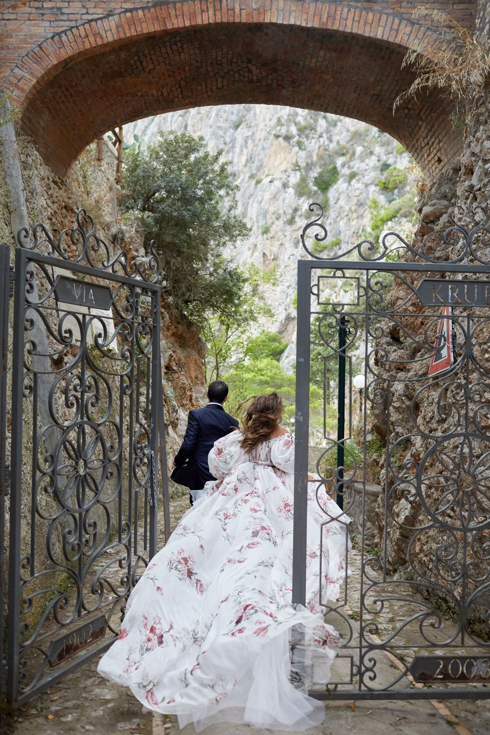 Fotografija, haljina, luk, arhitektura, mladenka, vrata, ceremonija, vrata, vjenčanica, vjenčanje,