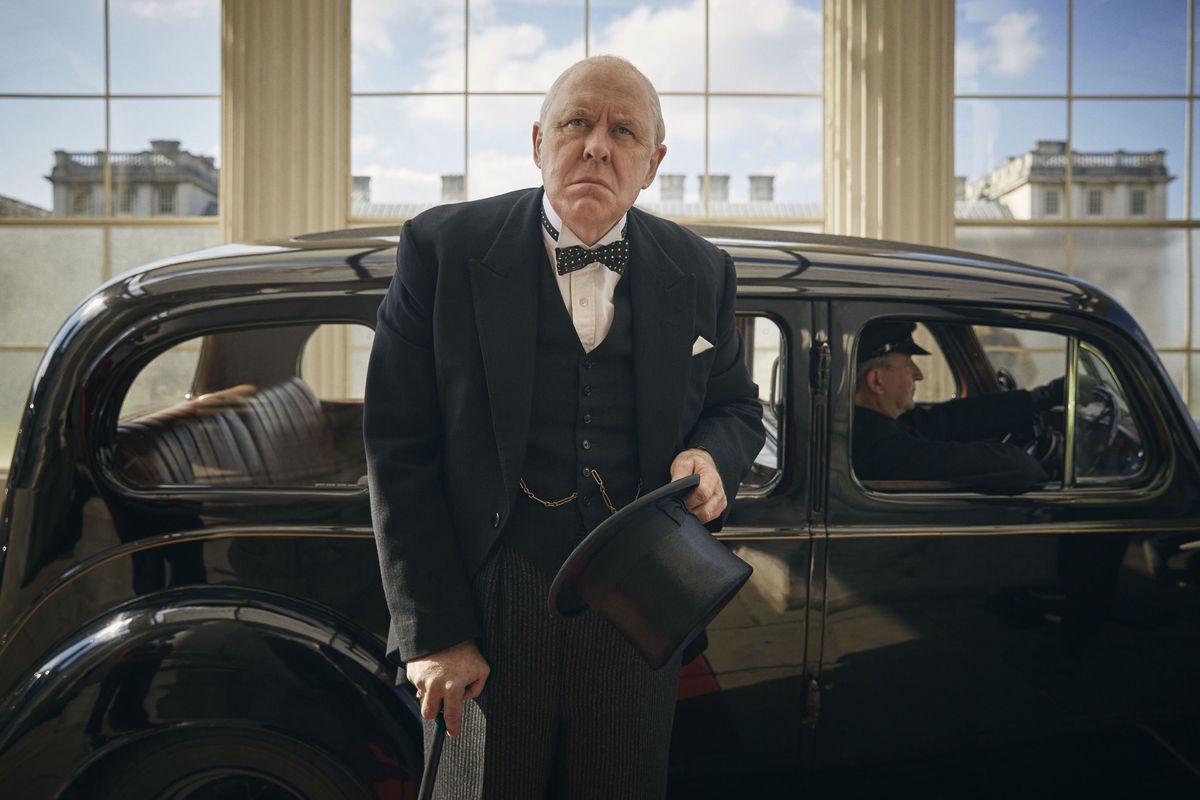 John Lithgow w Koronie