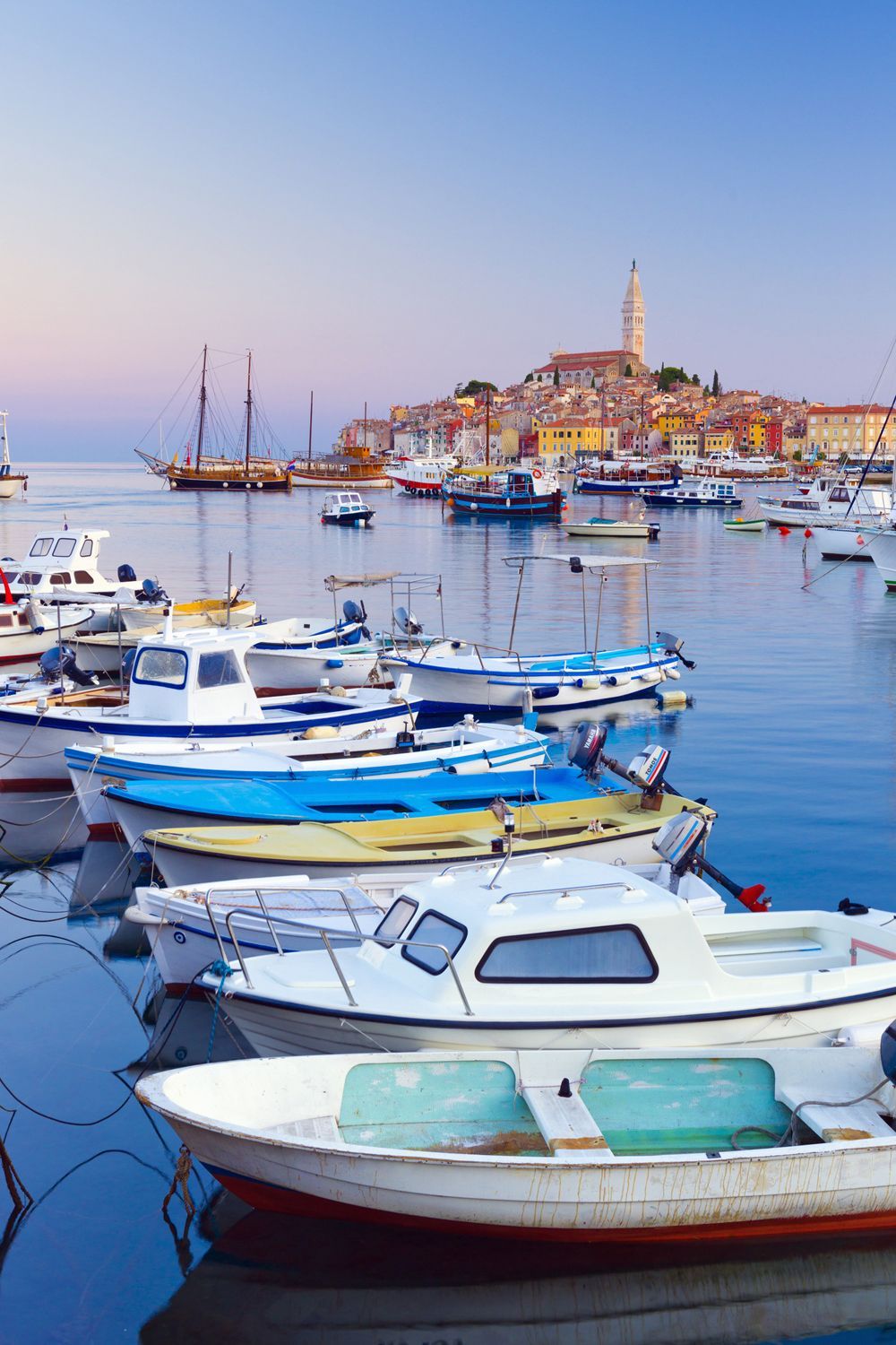 Kroatien, Istrien, Rovinj, Hafen und St. Euphemia